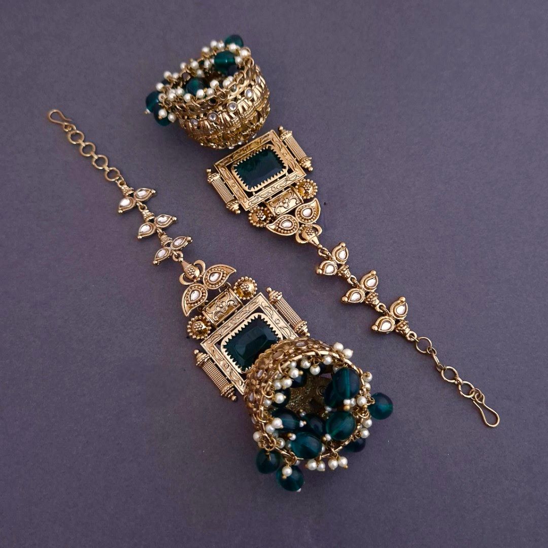 Emerald Pritika Sahara Jhumkis